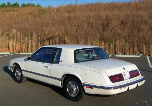 1990 Buick Riviera PREMIUM SOUTHERN PEARL WHITE COLD AC 3800 V6 FUEL INJECTION - photo 2
