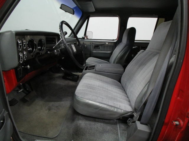 1984 Chevrolet Suburban - photo 4