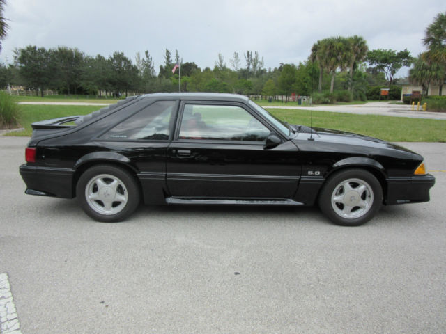 1990 Ford Mustang GT - photo 2