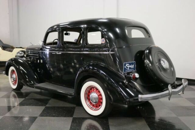 1935 Dodge DU 4 Door Sedan - photo 10