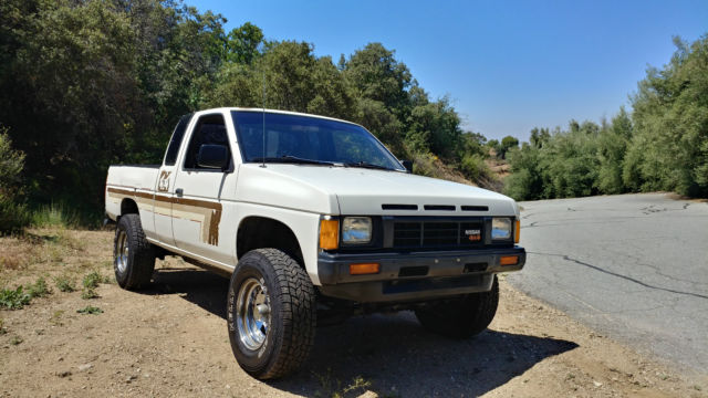 Clean Rugged 4wd D21 Hardbody King Cab Off-Road Pickup! 1986 Nissan Other Pickups 4x4 King Cab XE