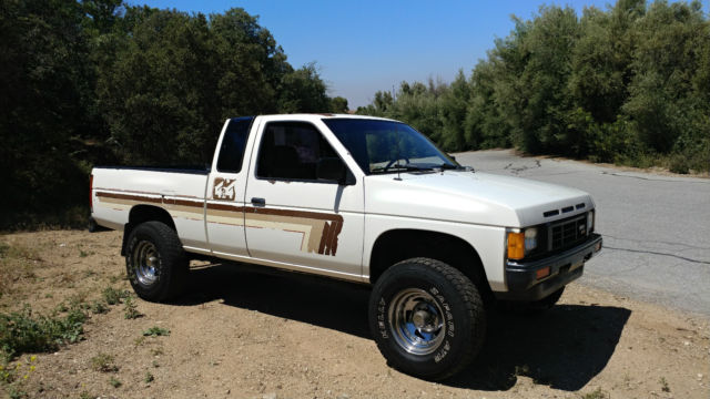 1986 Nissan Other Pickups 4x4 King Cab XE - photo 2