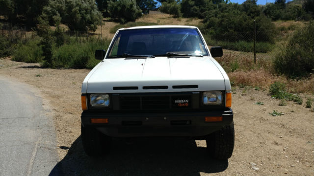 1986 Nissan Other Pickups 4x4 King Cab XE - photo 8