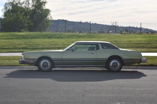 1975 Ford Thunderbird Base - photo 2