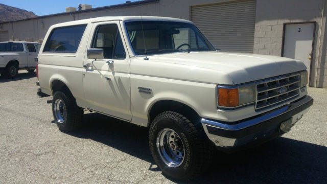1988 Ford Bronco Custom 4x4 - photo 3