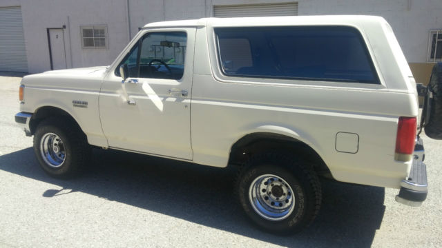 1988 Ford Bronco Custom 4x4 - photo 6