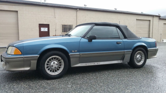 1989 Ford Mustang GT Convertible - photo 2
