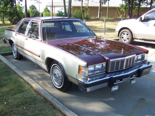 CLEAN-SHARP-CANADA-IMPORT-AC-5.0L-302-TU-TONE-FORD-LTD-CROWN-VICTORIA-SISTER-CAR 1981 Mercury Grand Marquis LS PREMIUM A VALUE ENTRY LEVEL COLLECTOR CRUISER