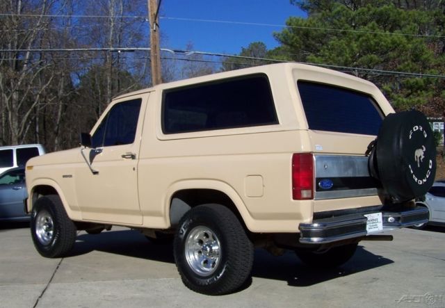 1985 Ford Bronco 1-OWNER 4X4 FUEL INJ 5.0L 302 NICE SURVIVOR WAGON - photo 2