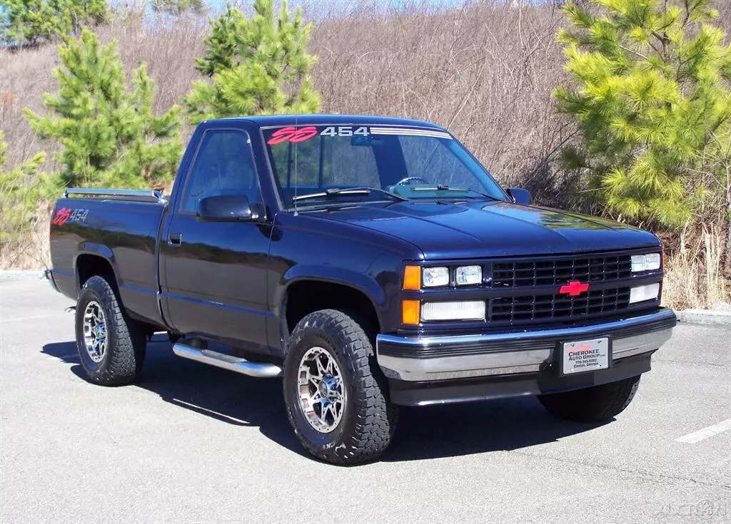 1988 Chevrolet C/K Pickup 1500 4WD SS 454 VORTEC 7.4L REPLICA REG CAB SHORT BED - photo 3