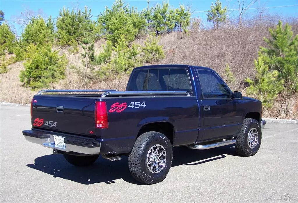 1988 Chevrolet C/K Pickup 1500 4WD SS 454 VORTEC 7.4L REPLICA REG CAB SHORT BED - photo 4
