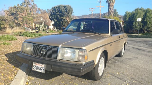 Clean Solid Rustfree 244! Like 260,740,940 No Reserve Auction! 1992 Volvo 240