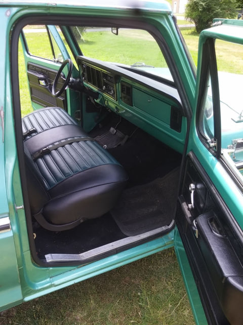 1977 Ford F-150 Green/Black - photo 9