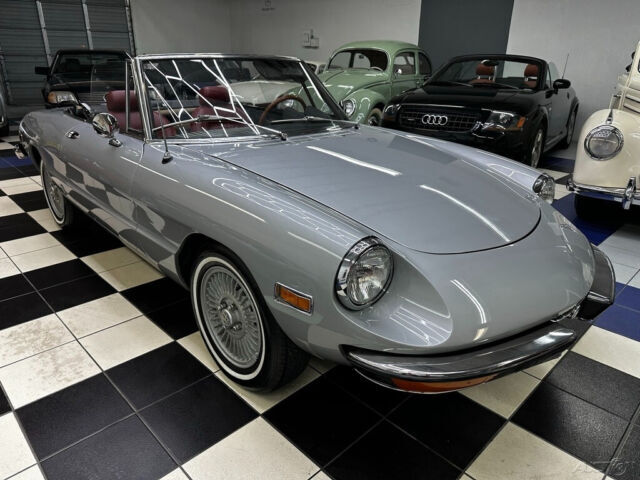 1974 Alfa Romeo Spider RARE AND STRICKING COLORS - STUNNING CONDITION! - photo 2
