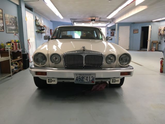 Clean XJ6 1989 Jaguar XJ6