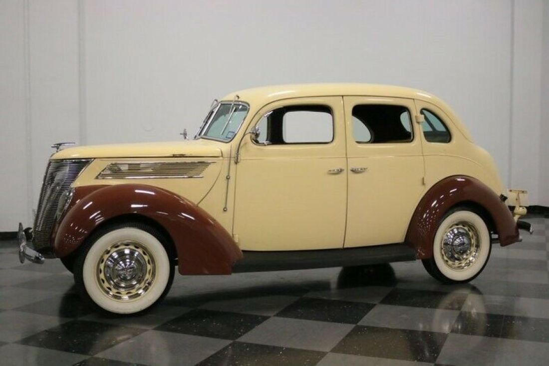 1937 Ford Model 78 Fordor Sedan - photo 7