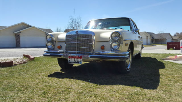 Click to view larger image and other views 1968-Mercedes-Benz-250s-classic-car 1968 Mercedes-Benz 200-Series