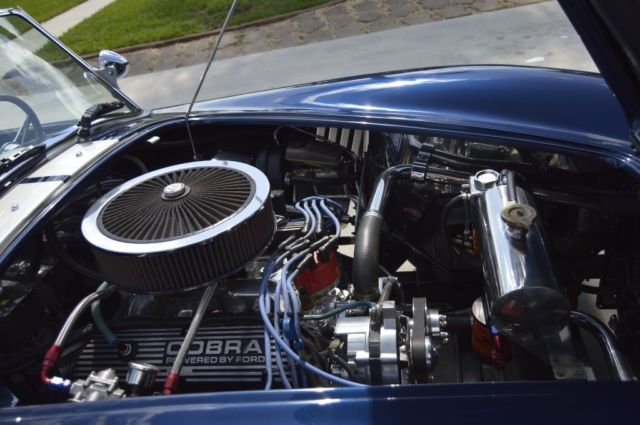 1965 Shelby Cobra 427 S/C Black Leather w/ Vinyle seats - photo 6
