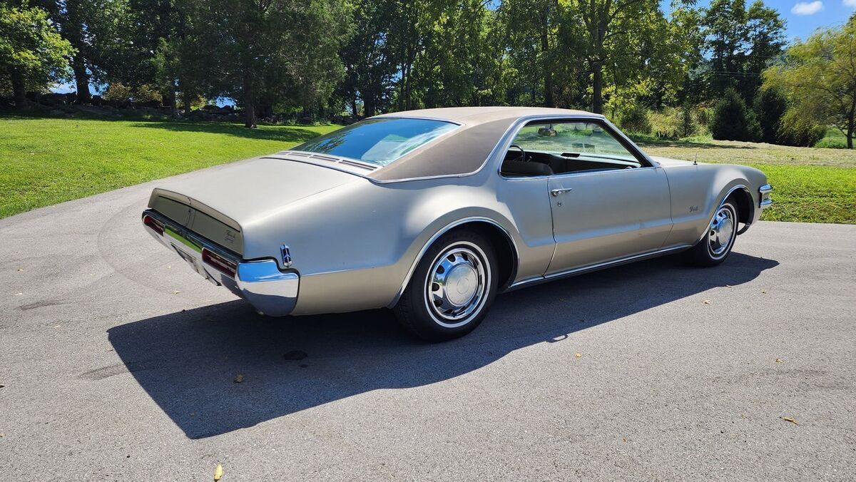 1968 Oldsmobile Toronado - Awesome Survivor! - photo 10