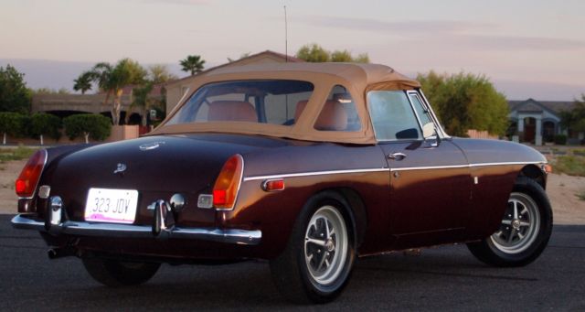 1973 MG MGB Roadster - photo 2