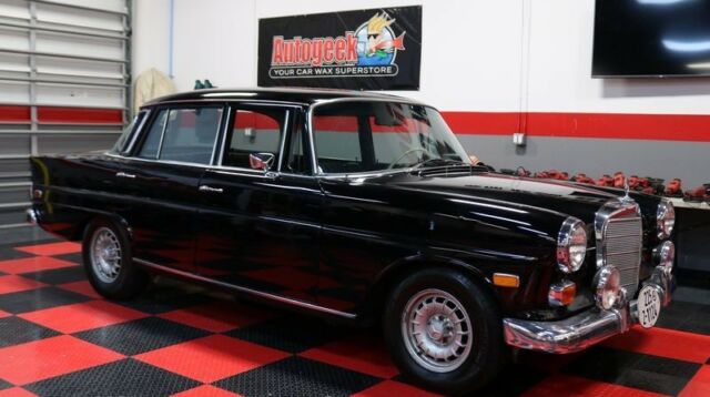1968 Mercedes-Benz 200-Series Fin Tail - photo 3