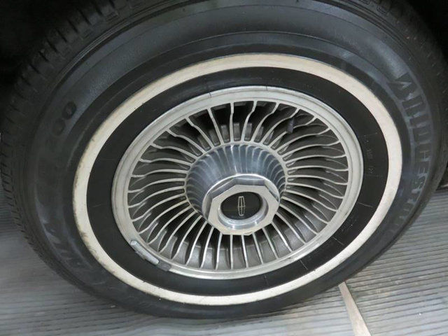 1979 Lincoln Continental MARK V / 6.6L V8 - photo 12