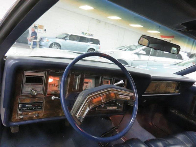 1979 Lincoln Continental MARK V / 6.6L V8 - photo 8