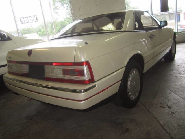 1987 Cadillac Allante CONVERTIBLE - photo 2