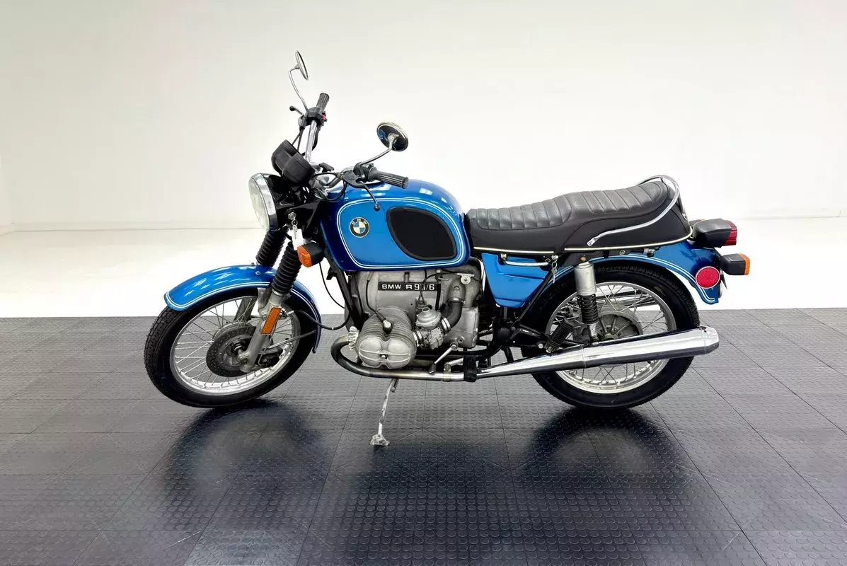Collector Owned/898cc V-Twin/5-Speed Manual/Dual 1bbl Bing Carbs 1976 BMW R90-6