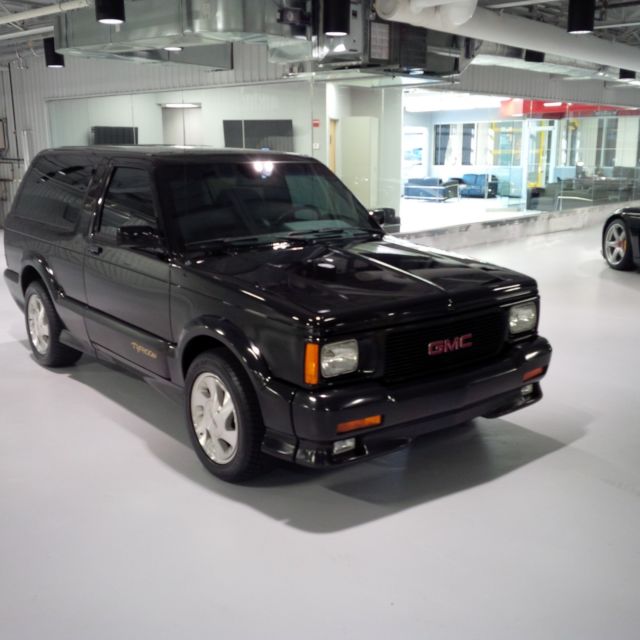 1993 GMC Typhoon black - photo 4
