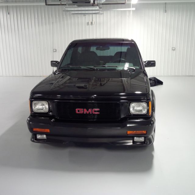 1993 GMC Typhoon black - photo 5