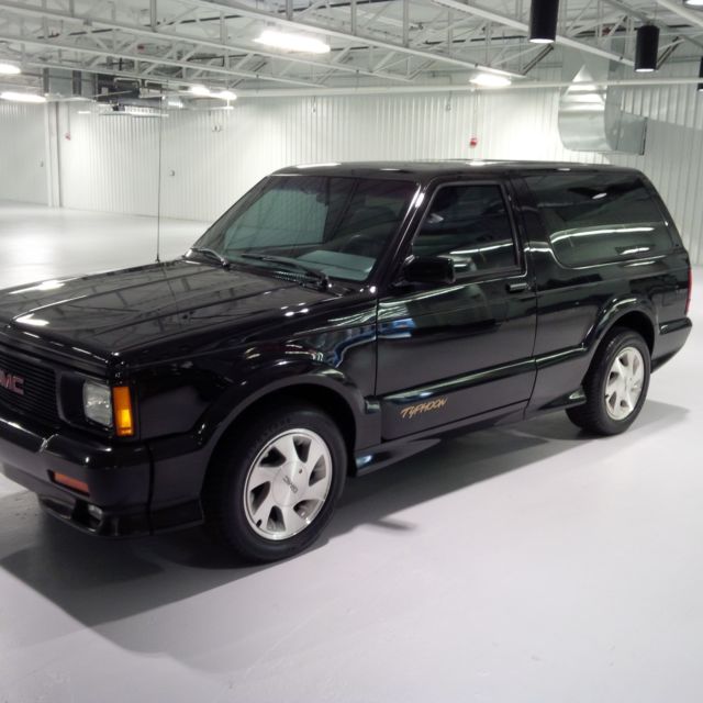 1993 GMC Typhoon black - photo 8