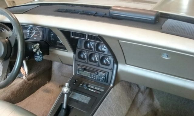 1982 Chevrolet Corvette - photo 12