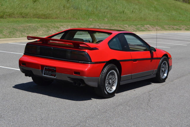 1986 Pontiac Fiero GT - photo 2