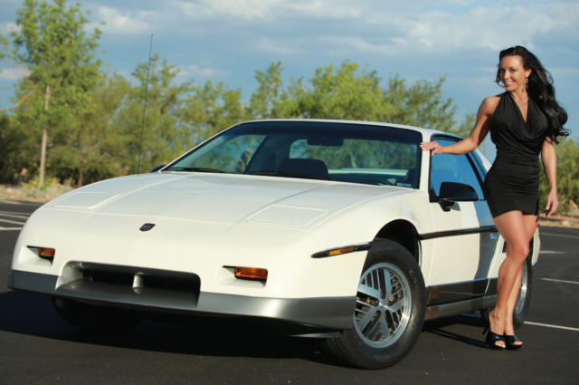1985 Pontiac Fiero MINT GT 4 SPD WS6 PERFORMANCE ONLY 4,621 MILES