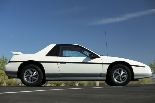 1985 Pontiac Fiero MINT GT 4 SPD WS6 PERFORMANCE ONLY 4,621 MILES - photo 10