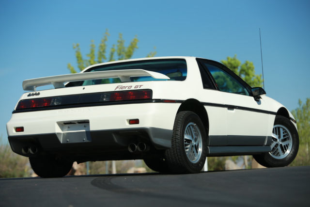 1985 Pontiac Fiero MINT GT 4 SPD WS6 PERFORMANCE ONLY 4,621 MILES - photo 11