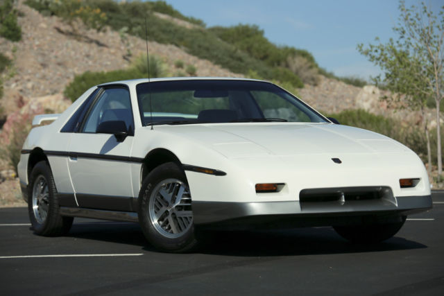 1985 Pontiac Fiero MINT GT 4 SPD WS6 PERFORMANCE ONLY 4,621 MILES - photo 4