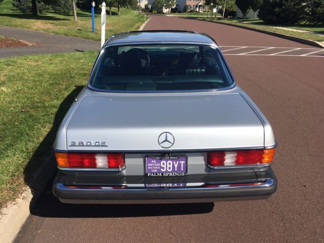 1978 Mercedes-Benz 200-Series Black - photo 8