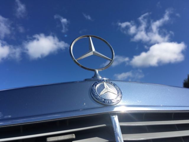1978 Mercedes-Benz 200-Series Black - photo 9
