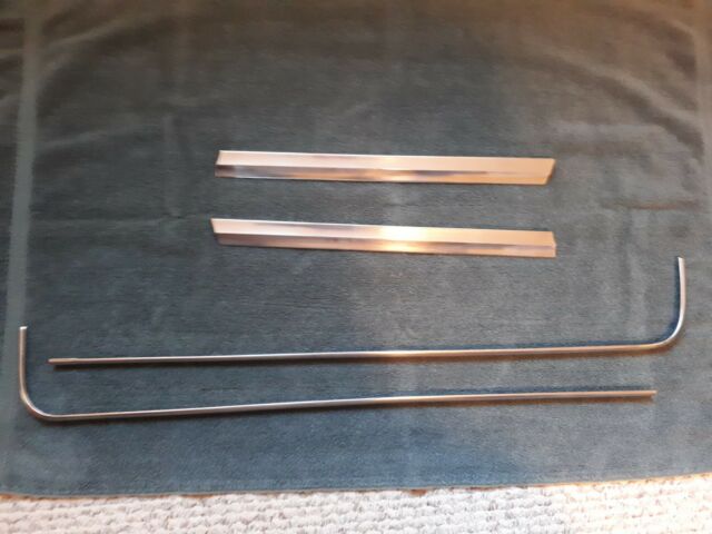 color divide and sail moldings 1960 GMC Other