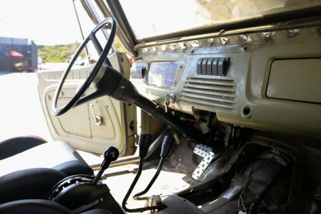 1970 Jeep Commando Custom Built Rock Crawler - photo 5