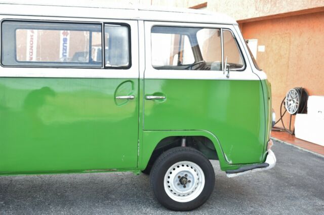 1971 Volkswagen Bus/Vanagon Bay Window - photo 3
