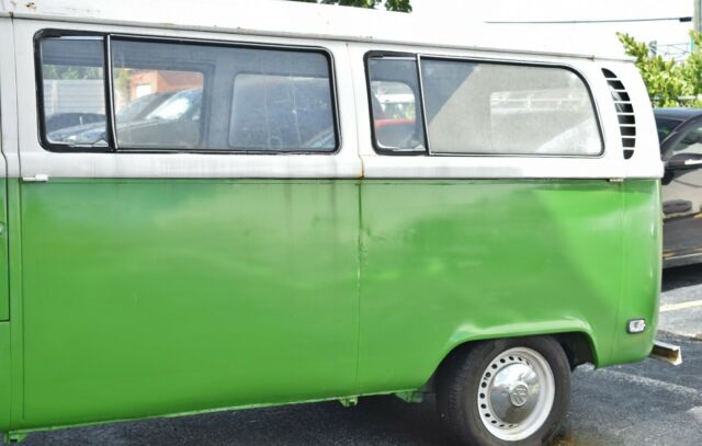 1971 Volkswagen Bus/Vanagon Bay Window - photo 8