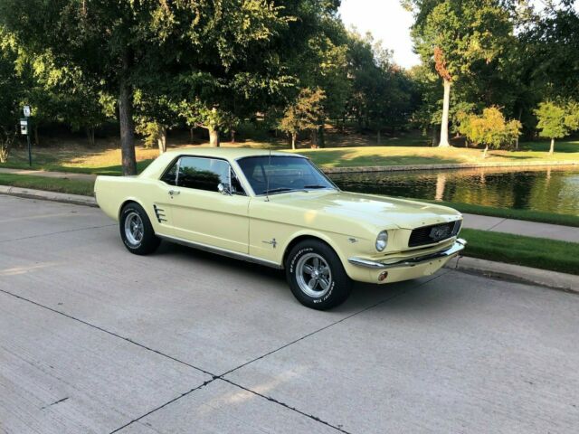 1966 Ford Mustang - photo 2