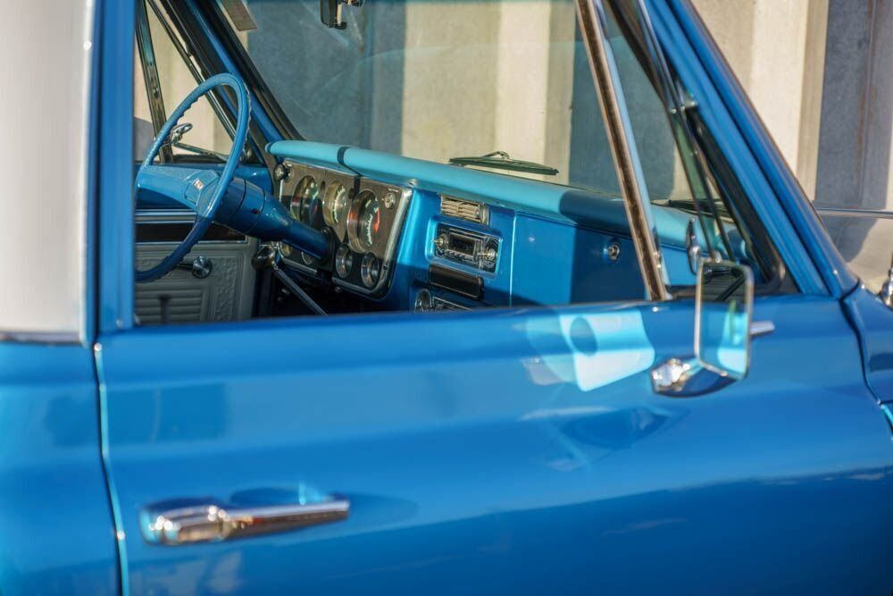 1971 GMC K1500 Half-ton Wideside 4x4 Pickup - photo 10