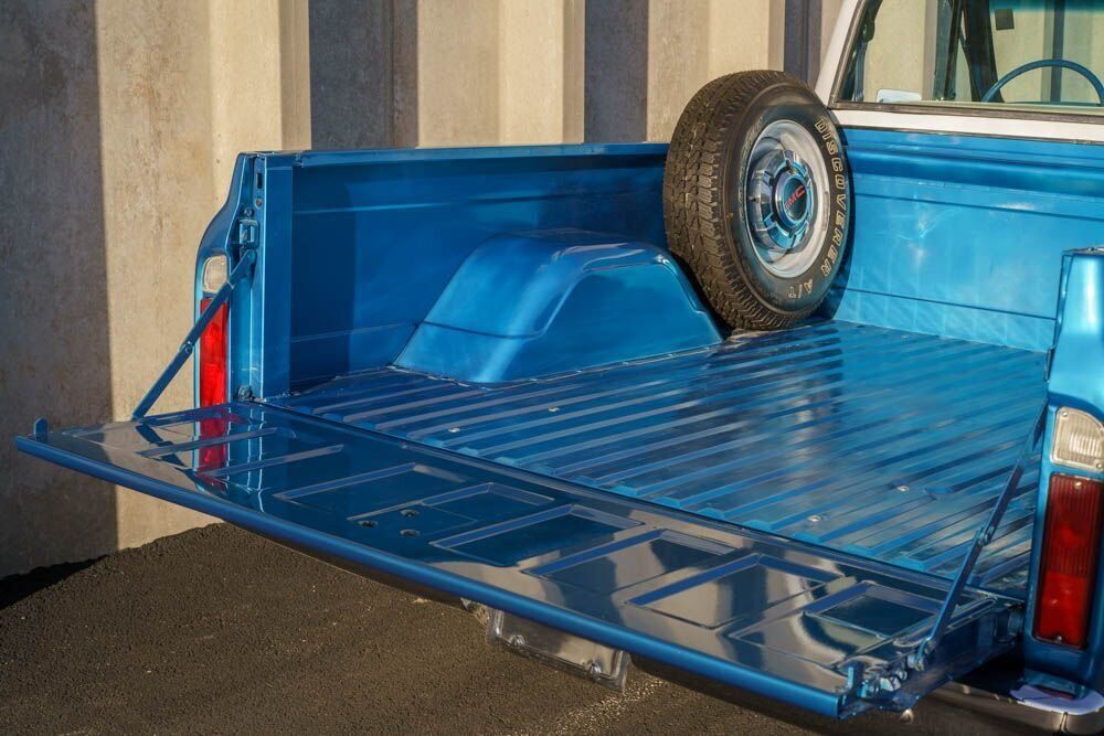 1971 GMC K1500 Half-ton Wideside 4x4 Pickup - photo 11