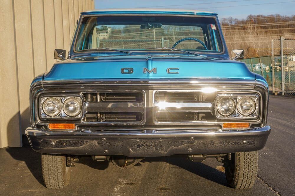 1971 GMC K1500 Half-ton Wideside 4x4 Pickup - photo 2