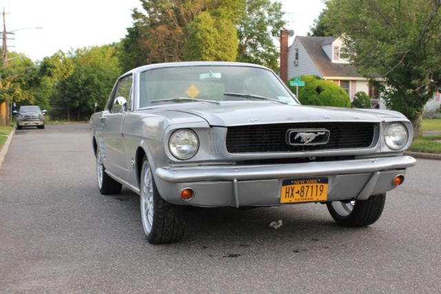 1966 Ford Mustang - photo 2