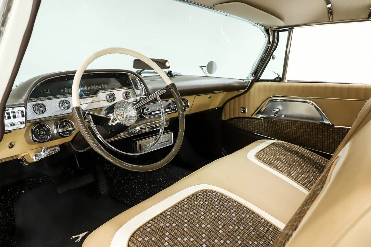 1957 DeSoto Adventurer - photo 2